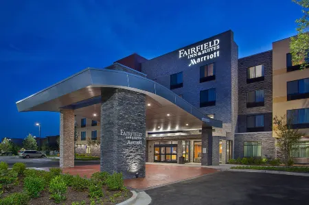 Fairfield Inn & Suites Nashville Hendersonville Отели рядом с достопримечательностью «Salt MedSpa»