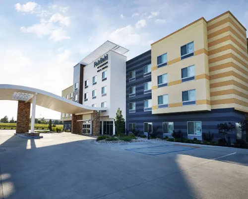 Fairfield Inn & Suites Kansas City Belton Hotels in Raymore Township