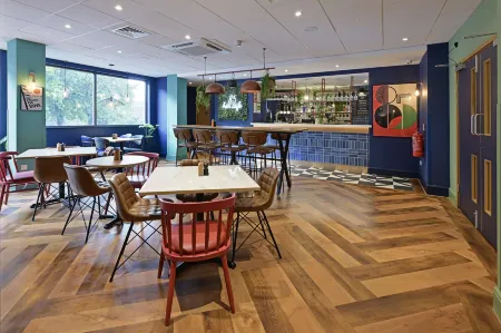 Travelodge Luton Отели в г. Латон