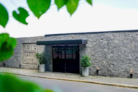 1819 Marine Hotel