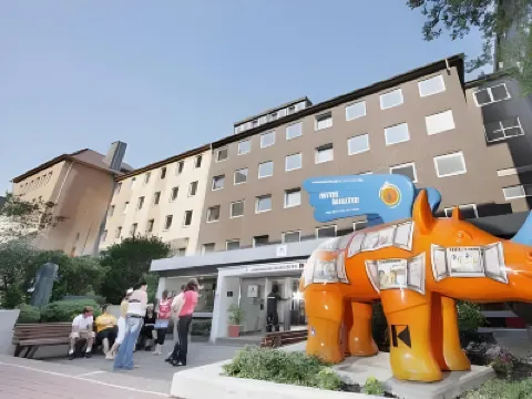 DJH Jugendgästehaus Adolph Kolping Hotels near St. Petri Church