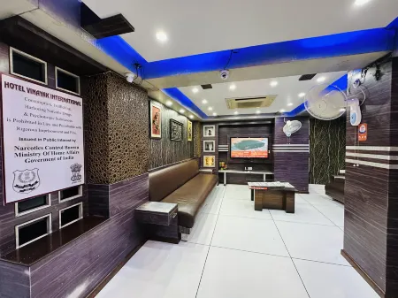 Hotel Vinayak International Отели рядом с достопримечательностью «Prem Watika»