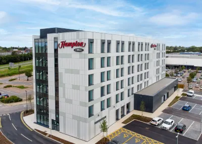 Hampton by Hilton High Wycombe  호텔