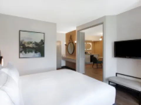 DoubleTree Suites by Hilton Raleigh - Durham Hotels in Durham
