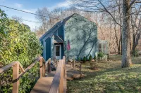 4 BR Serene Home Nestled Amongst the Canopy of Majestic Trees