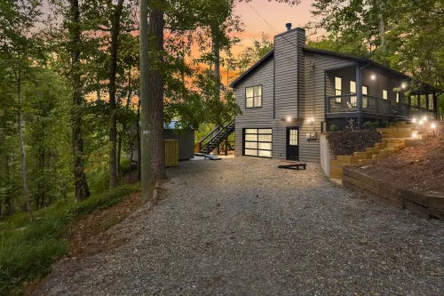 NEW UPSCALE RIVERFRONT RETREAT > Game Room-CoveredHotTub-Fiber-Private-Resort Các khách sạn ở Gilmer County