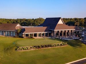 Bogey Nights! Condo on golf course w/ pool.