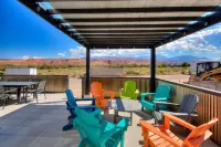 Luxury twin home.  Beautiful views. Private hot tub. Covered outside patio.