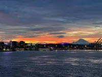 Luxury 2BR Condo in ONLY Waterfront Location Downtown-Steps to Pike Place Market
