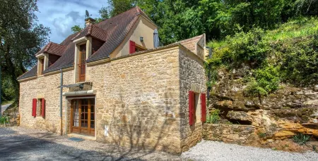 Maison Proche de Sarlat, au Pied du Château de Monfort