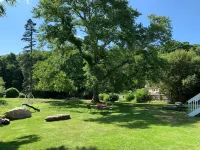 Bright Stylish Chic 4BR 4BA Home Pet Friendly! University of Connecticut-Stamford Campus附近的飯店