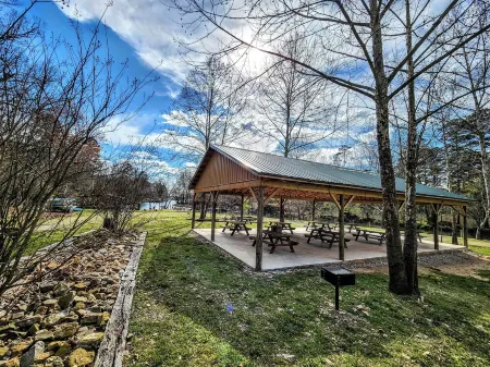 Music Mountain Retreat Cabin B