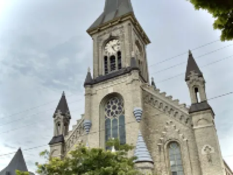 Relax at Redberry House—just blocks from downtown and Lake MI beaches Hotels in Manistee