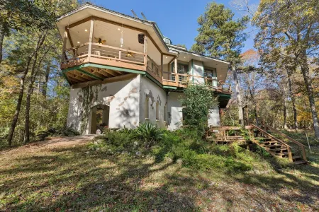 Breathtaking, Wooded River Retreat " Isle Of View"