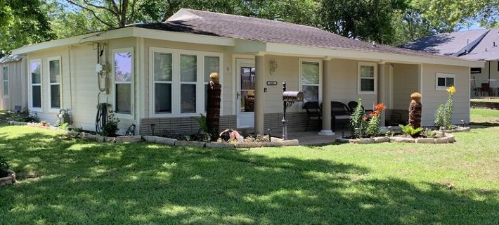 Cozy home with great landscaping and cute decor! 파예트 카운티 호텔