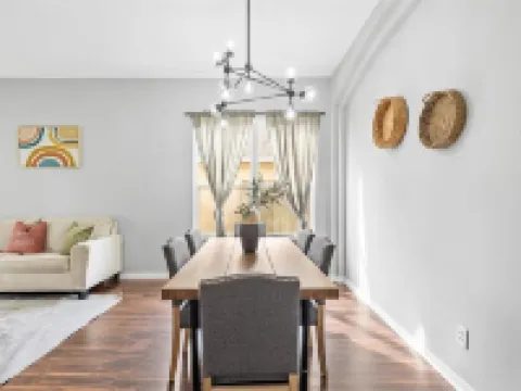 NEW! Poolside Oasis - Spacious Modern Home - Pool Home Just RENOVATED! Hotels in Wesley Chapel