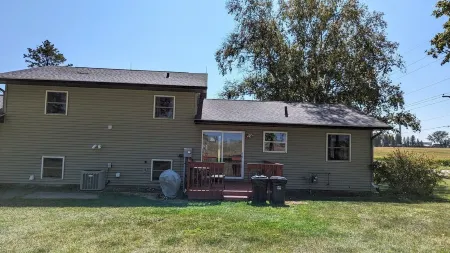 Silver Birch Retreat. Spacious, pet friendly country home