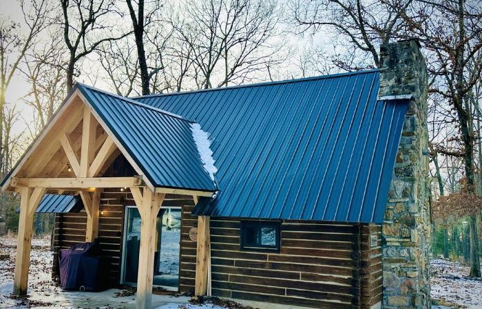 Tranquil Log Cabin adjacent to Mark Twain National Forest + minutes to the river