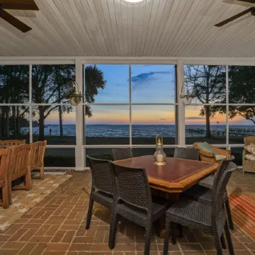 Stunning Lake Moultrie Estate on Deep Water