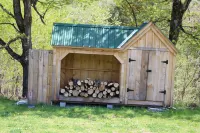 Enjoy nature in a cabin getaway, wildflowers, lush fields and maple woods trails