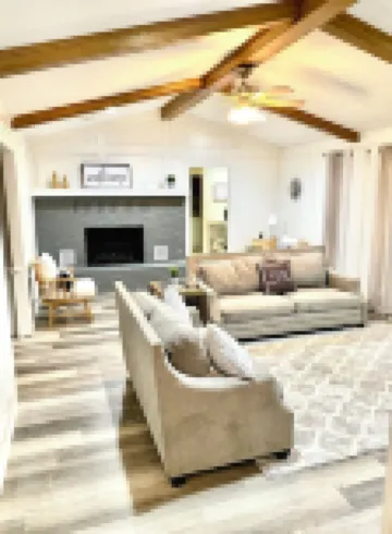 Large 4-bd 3 bath home + bonus room. Dogs are welcome w/fee. Sleeps 16+