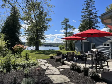 Secluded Chautauqua Lake House, private dock & beach, short stroll to town!