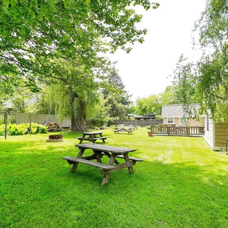 3 Adorable Old Fashioned Cottages In A Great Location ~ 3 Cottages At One Price!