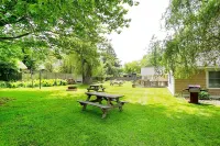 3 Adorable Old Fashioned Cottages In A Great Location ~ 3 Cottages At One Price!