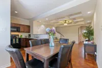 20% OFF Updated 3BR 2.5BTH Townhome - Pet-friendly - Fast WiFi-Driveaway Parking Hotels in Selma