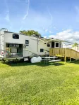 Coastal Rv Getaway-Pet Friendly- Beaches and Islands 2-10 minutes away!