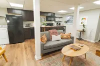 Charming 2 Bedroom - minutes to Samford and UAB!