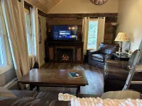 Recently renovated, country setting, short walk to town and beach Hotels in Bolton