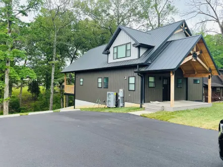 Kickback Cabin at Kentucky Lake