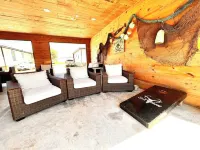Affordable Efficiency (717E)--In-Town, Easy Beach Access, and Pet-Friendly!