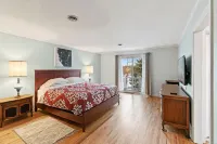 Best of Both Worlds_Lakefront Getaway... 7 Miles from Long Beach Island