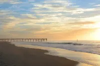Crystal Coast Retreat! 2br/2bth Waterfront Condo with Community Pool!