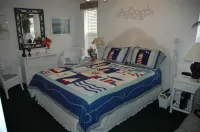 Lovely Beach Cottage w/ Private Fountain Pool