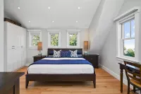 Luxury Chateau West End, Walkable, Kiehl's, Sonos, Private Outdoor Entertaining