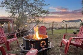 Charming Barndominium with Farm Animals – Just 5 Minutes from Lake Georgetown