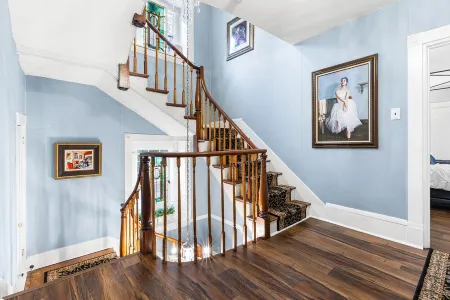 Stay in Historic Bucks County FarmhouseSleeps 18 -13 beds, 5 baths, 2 kitchens