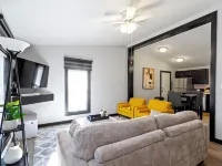 Perfect Large Group Getaway Near Grand Park, Ruoff Music Center Hotels in Westfield