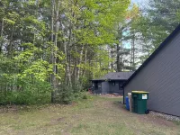Cabin on lake . Pet friendly