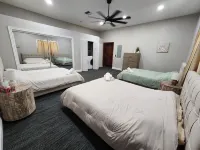 Gorgeous Estate Living w/Pool, Beach VB, Dogs OK, Gameroom, 28 guest- 5 acres