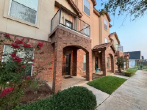 Texas Tech Condo - Prime Location - Walk to Campus, Broadway and Downtown