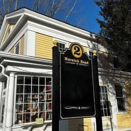 Walk To Goodspeed Opera House!