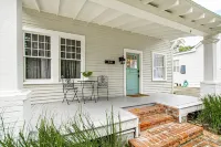 3 bedroom Luxury Cottage in Downtown and Near LSU