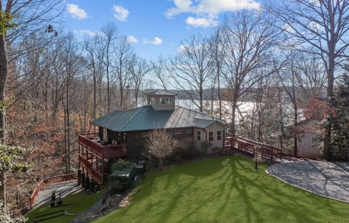 Sleeps 20. Inside Lake Norman State Park; Kayaks, Canoes, Theater, Pool Table