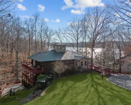 Sleeps 20. Inside Lake Norman State Park; Kayaks, Canoes, Theater, Pool Table Hotels in Fallstown