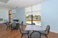 Charming 3 bd 2 ba villa in cool Bradenton. WiFi AC laundry lanai community pool Các khách sạn gần 11th Street Gallery