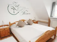 Komf. Apartment, 5 pers., 3 bedrooms, 2 bathrooms, near Sankt Peter-O. , right on the dike Hotels in Tonning